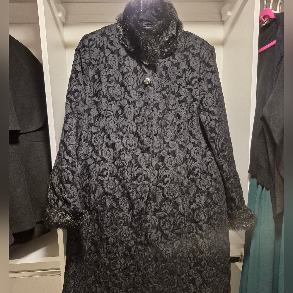 Laura Black Long Coat With Faux Fur Trim